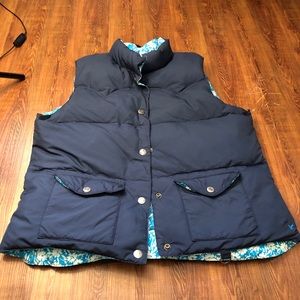 American Eagle Reversible puffer Vest Size XL